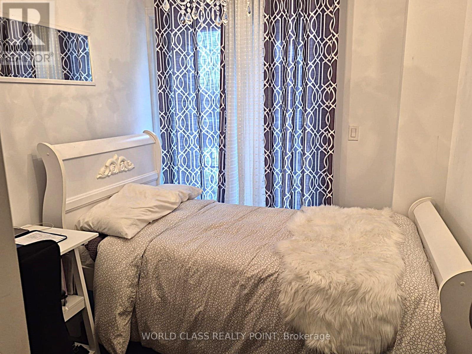 212 - 370 Hopewell Avenue, Toronto, Ontario  M6E 2S2 - Photo 9 - W12828666