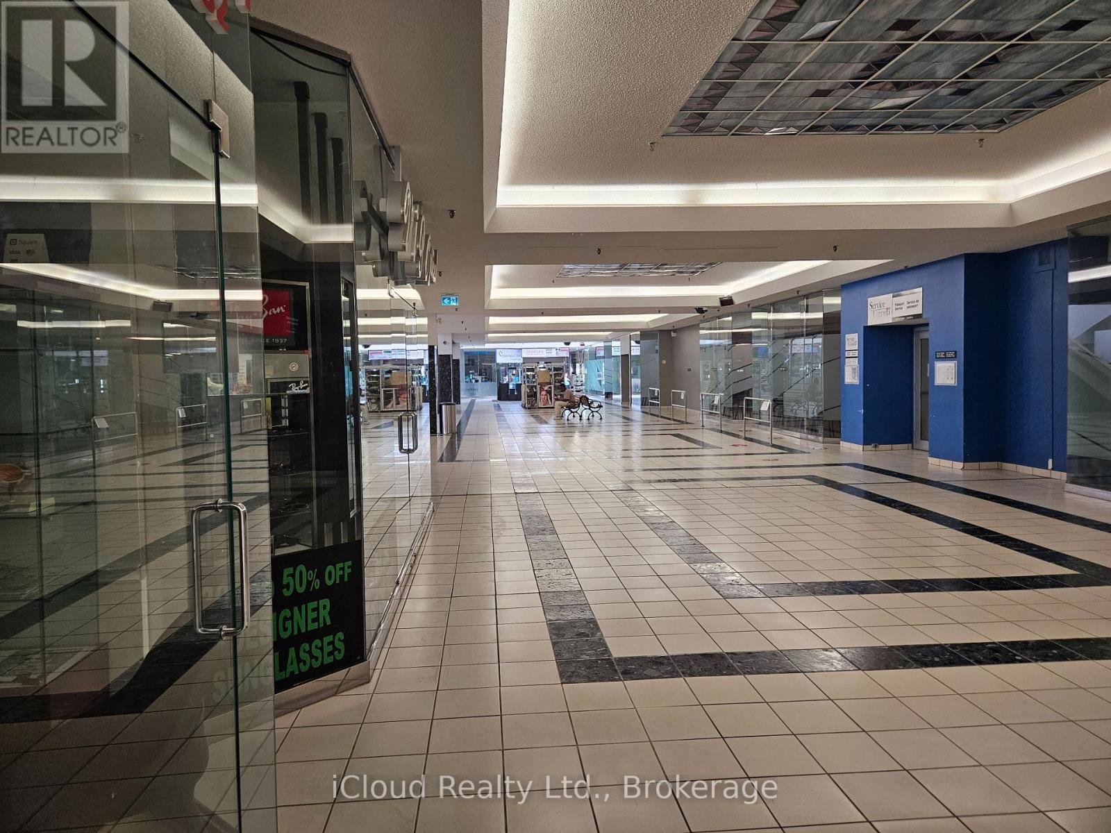 4 - 377 Burnhamthorpe Road E, Mississauga, Ontario  L5A 3Y1 - Photo 8 - W12828668