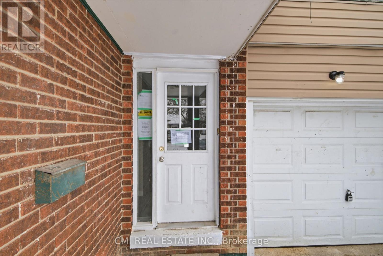 47 Carter Drive, Brampton, Ontario  L6V 3N4 - Photo 4 - W12828670