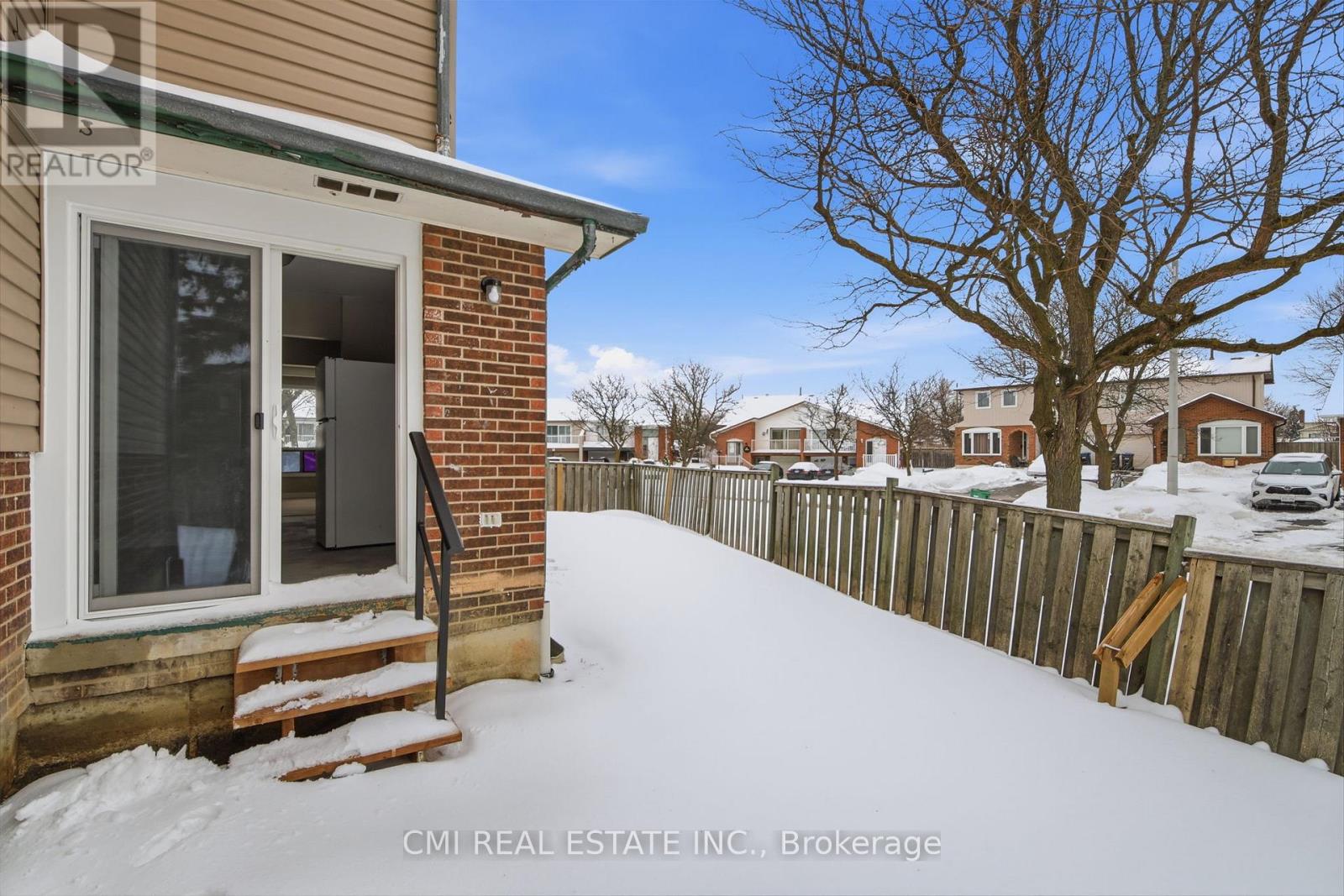 47 Carter Drive, Brampton, Ontario  L6V 3N4 - Photo 5 - W12828670