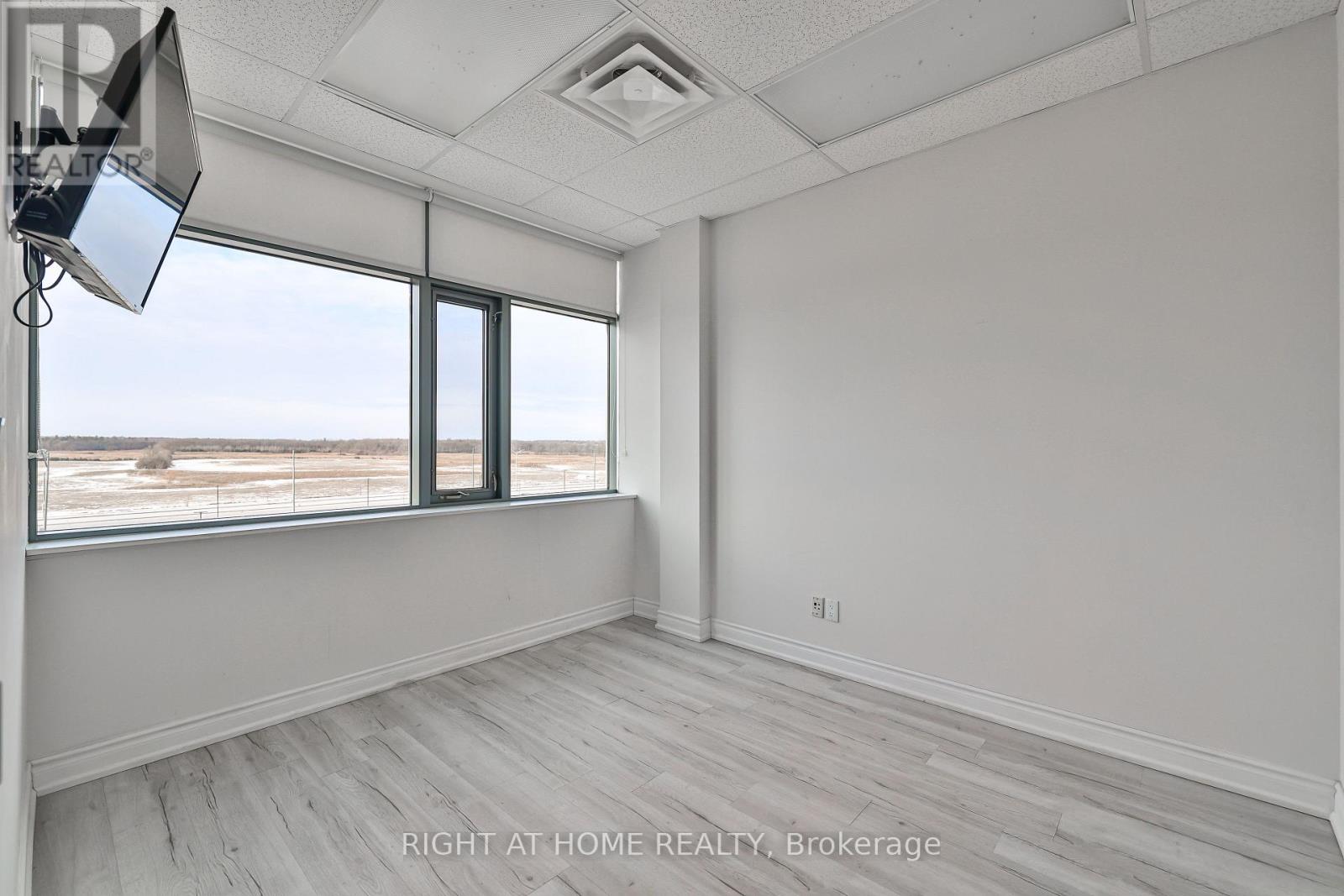 414 - 3075 Hospital Gate, Oakville, Ontario  L6M 1M1 - Photo 13 - W12828706