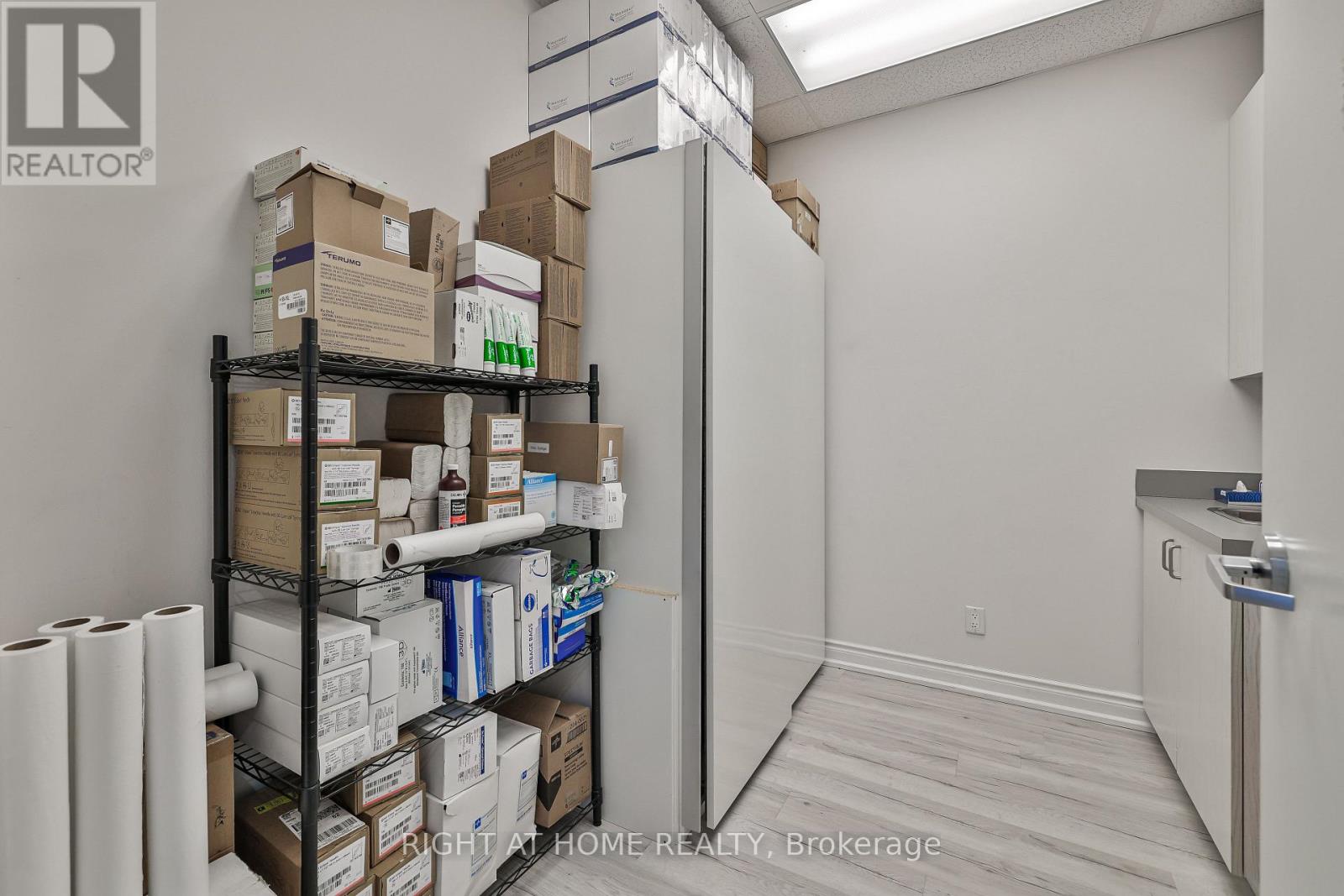 414 - 3075 Hospital Gate, Oakville, Ontario  L6M 1M1 - Photo 18 - W12828706