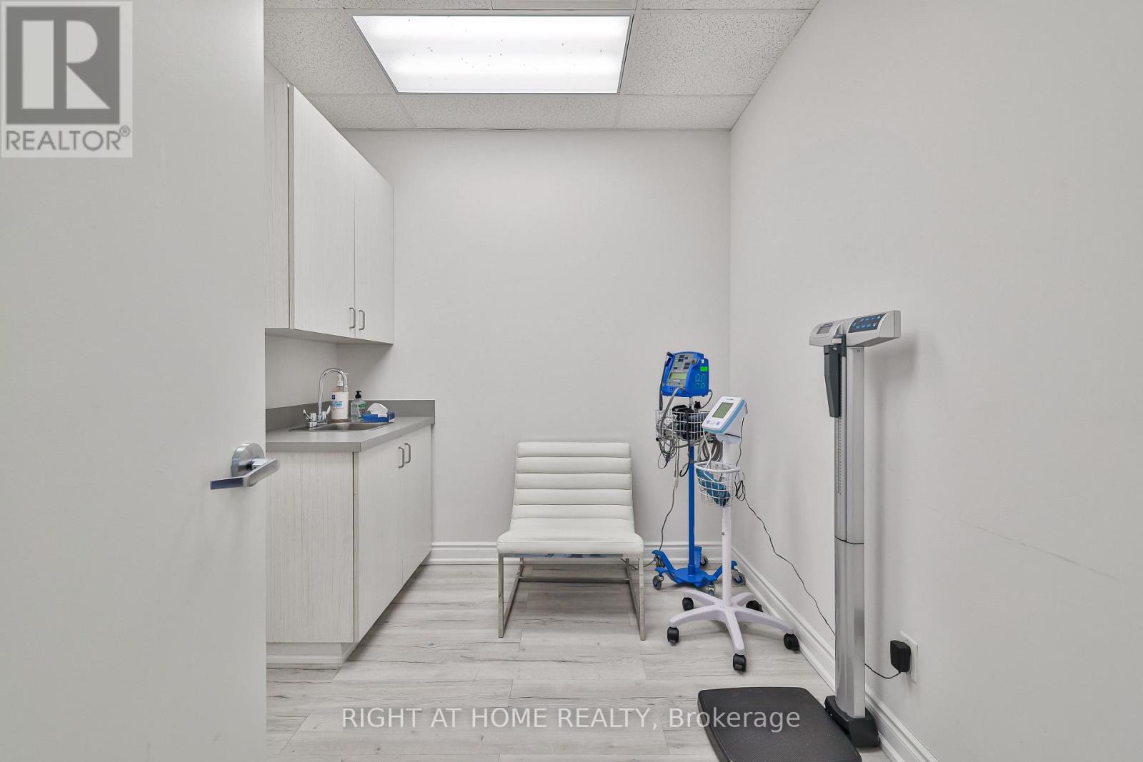 414 - 3075 Hospital Gate, Oakville, Ontario  L6M 1M1 - Photo 22 - W12828706