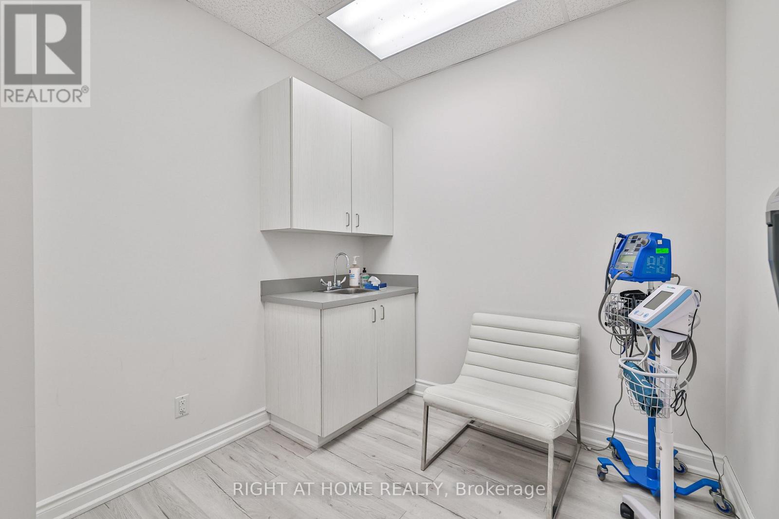 414 - 3075 Hospital Gate, Oakville, Ontario  L6M 1M1 - Photo 23 - W12828706