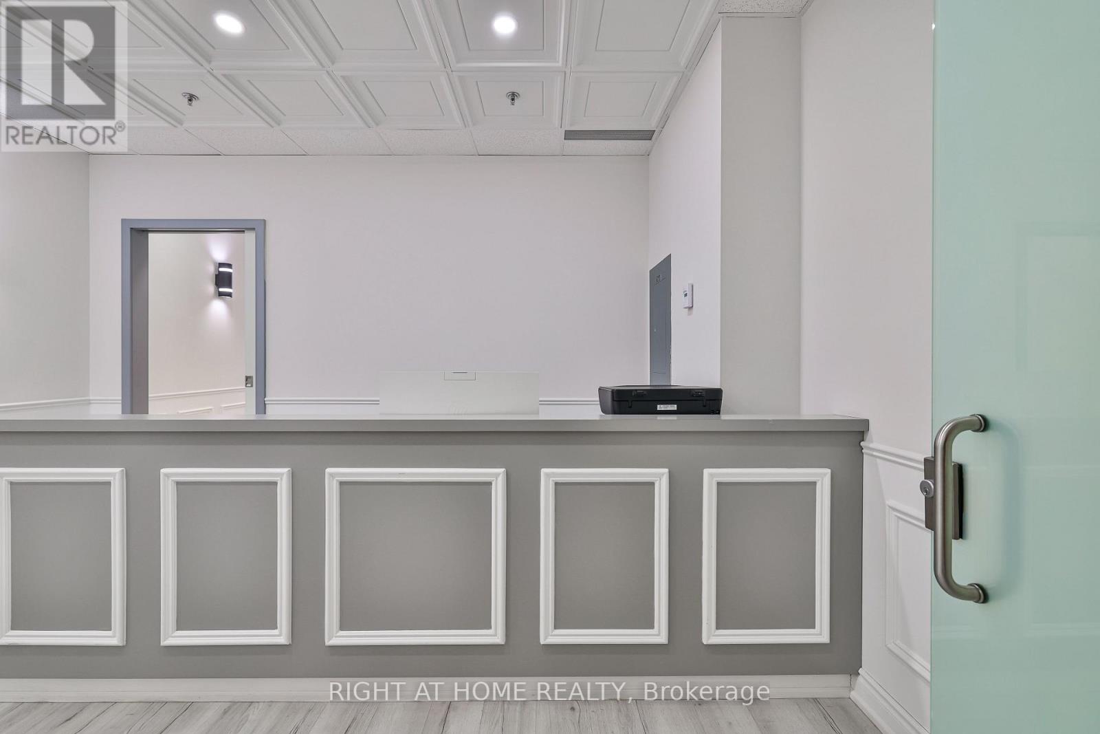 414 - 3075 Hospital Gate, Oakville, Ontario  L6M 1M1 - Photo 8 - W12828706