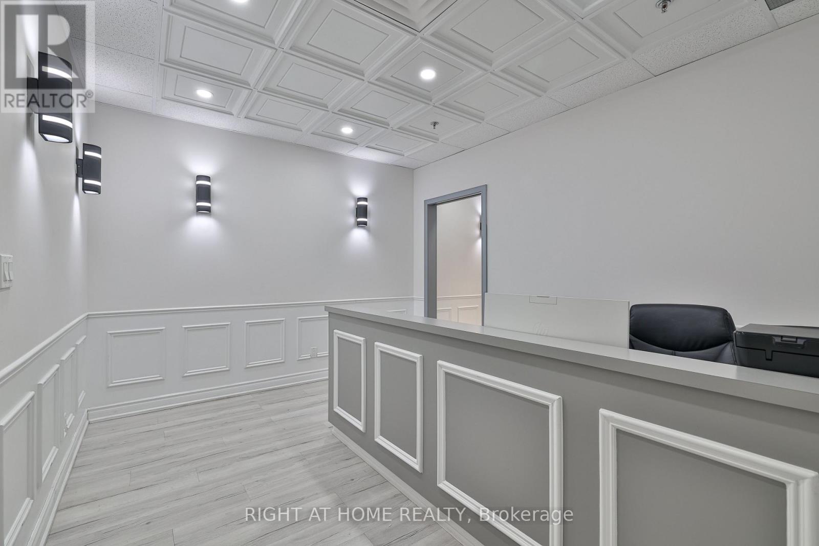 414 - 3075 Hospital Gate, Oakville, Ontario  L6M 1M1 - Photo 9 - W12828706