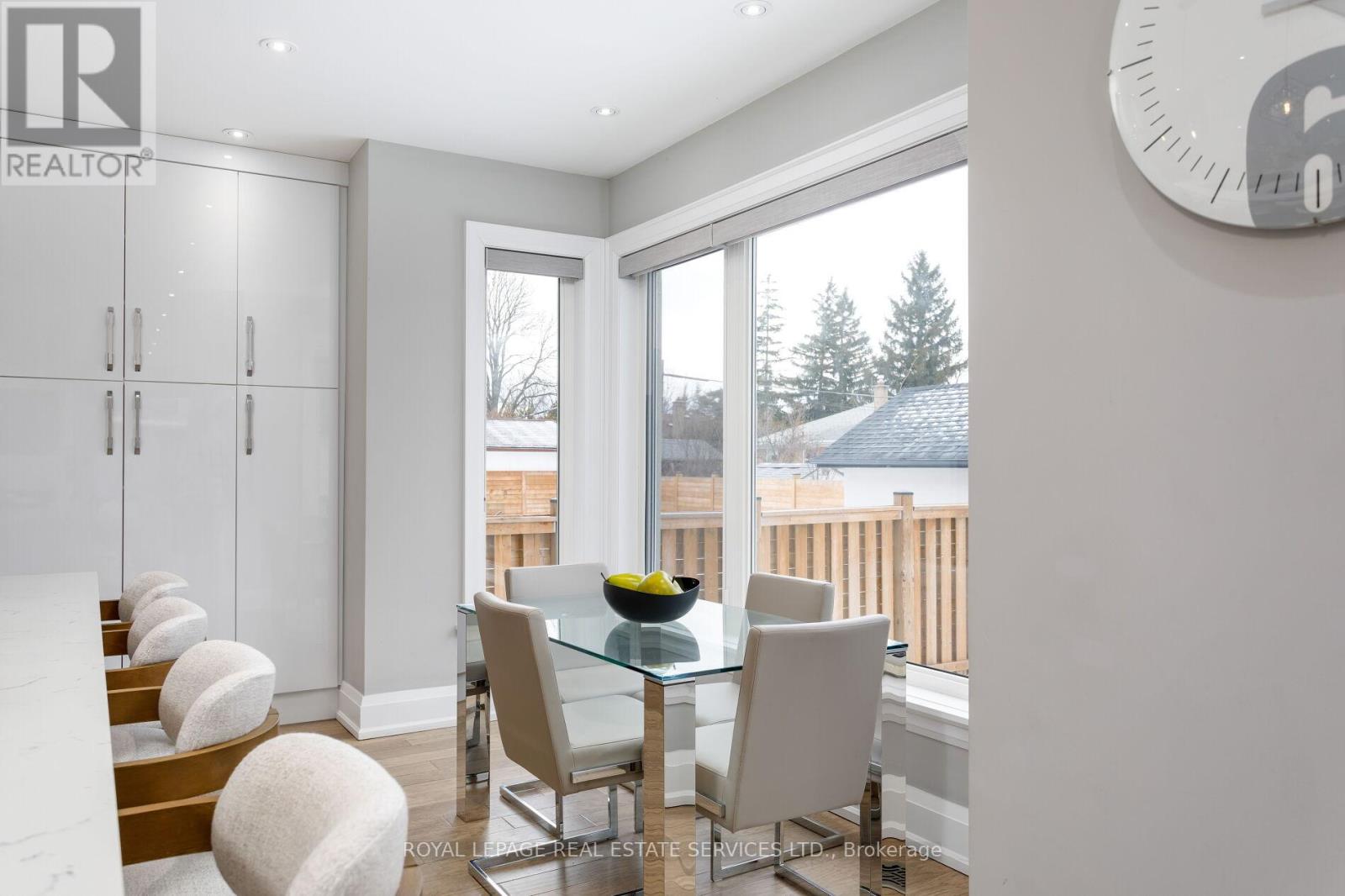 443 Seabourne Drive, Oakville, Ontario  L6L 4E9 - Photo 10 - W12828722