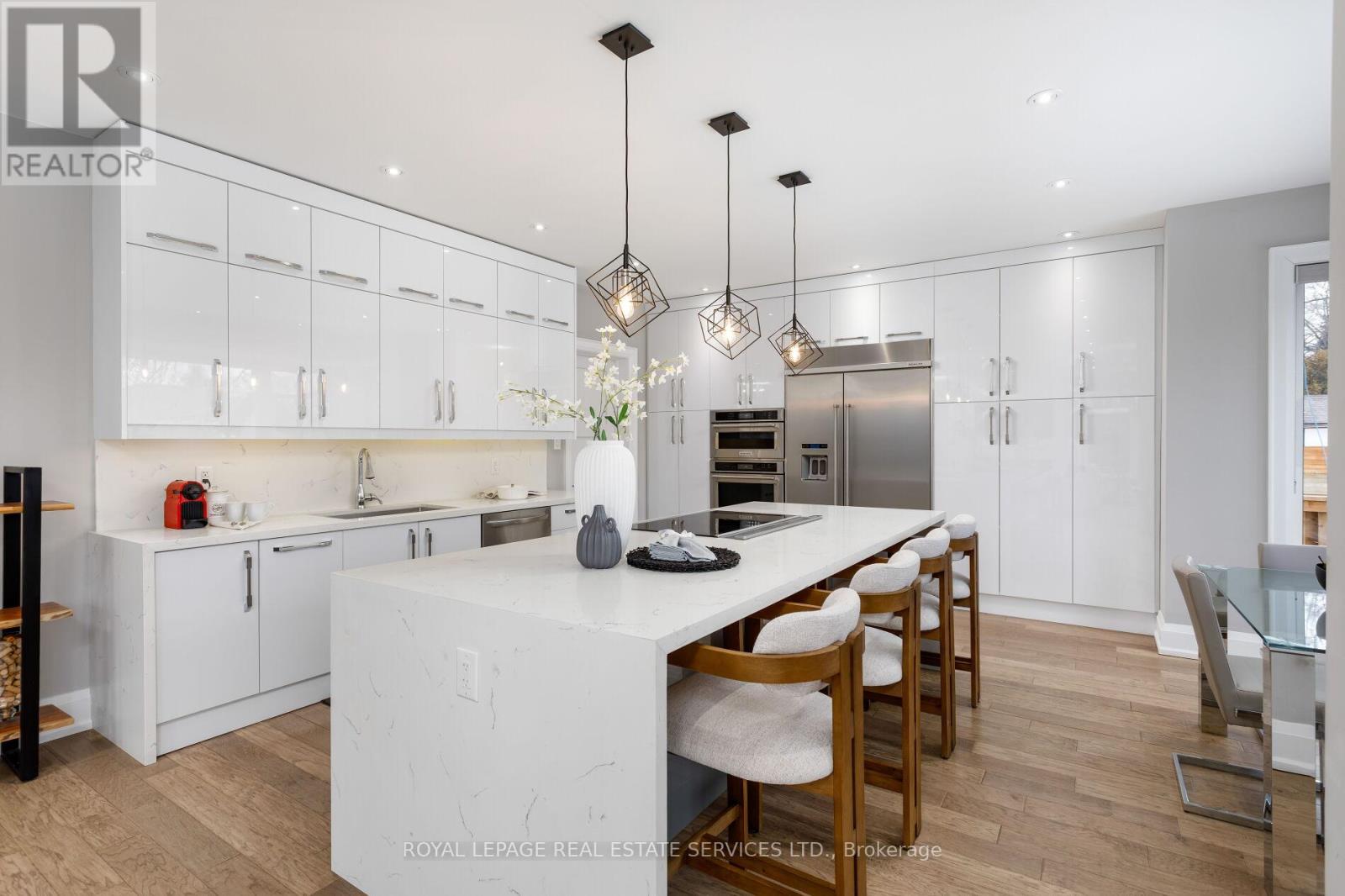 443 Seabourne Drive, Oakville, Ontario  L6L 4E9 - Photo 11 - W12828722