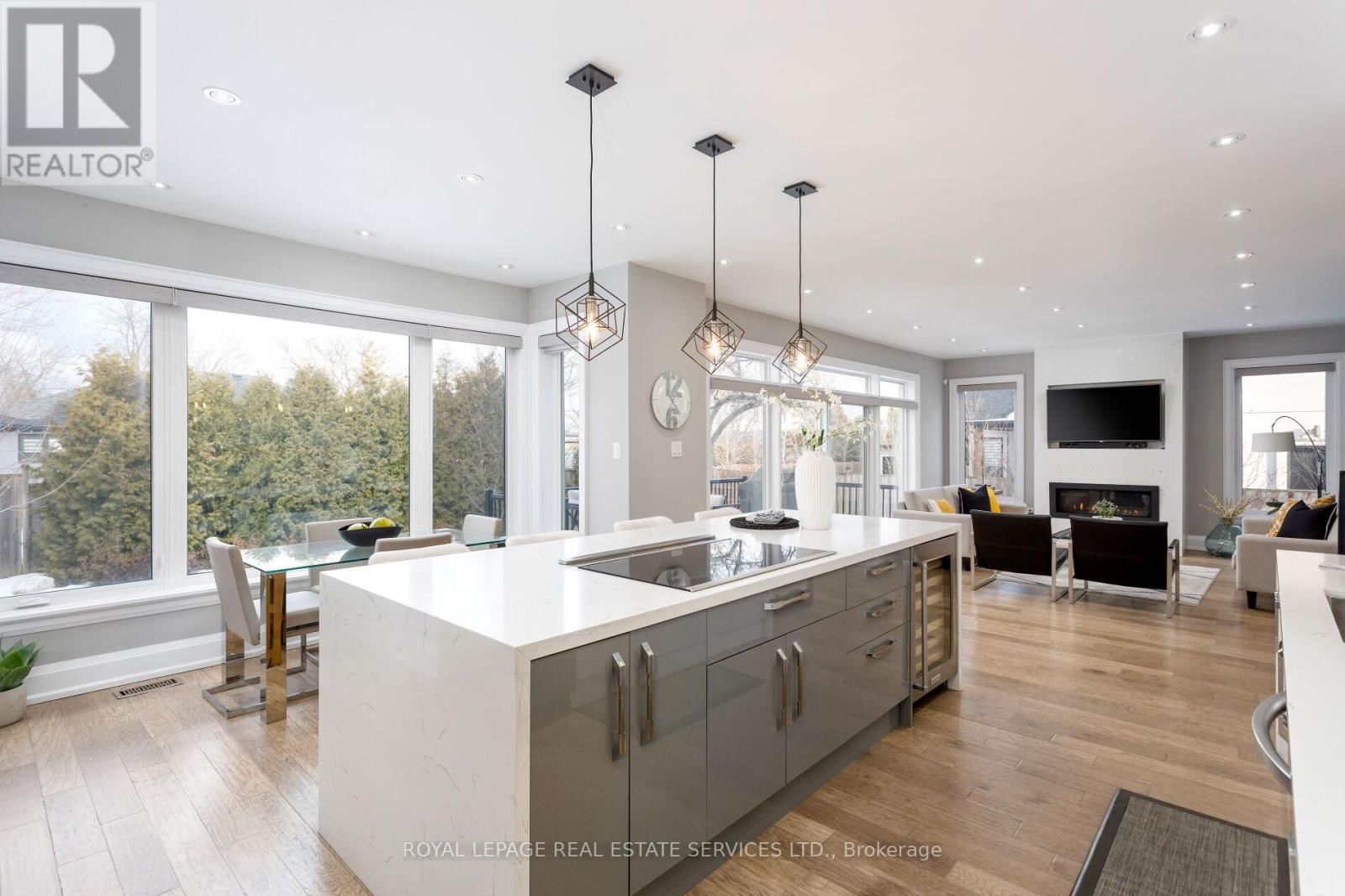 443 Seabourne Drive, Oakville, Ontario  L6L 4E9 - Photo 15 - W12828722