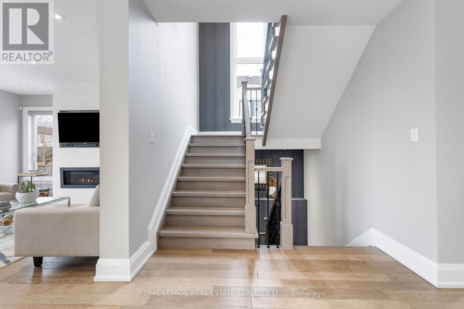 443 Seabourne Drive, Oakville, Ontario  L6L 4E9 - Photo 19 - W12828722