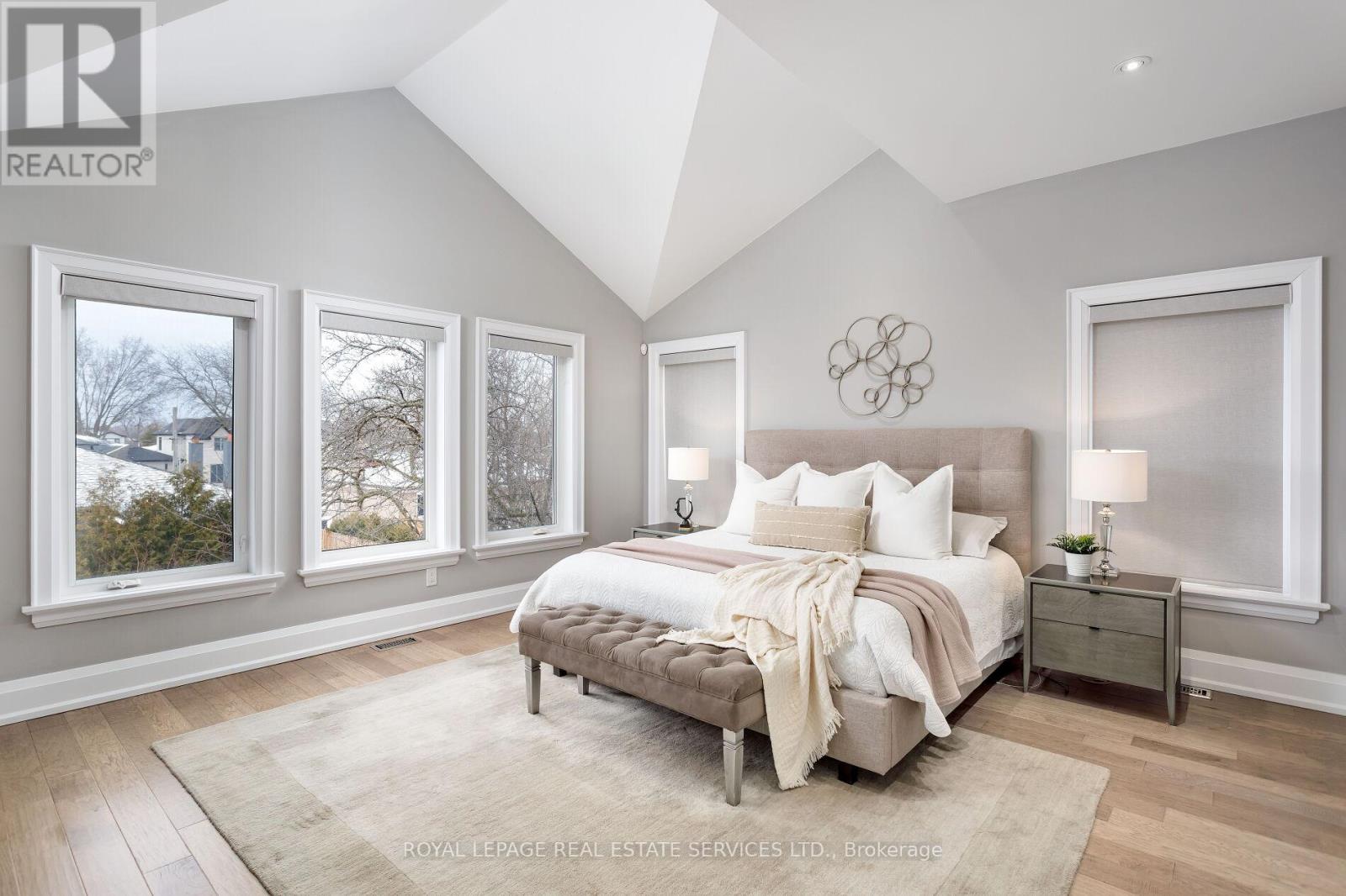 443 Seabourne Drive, Oakville, Ontario  L6L 4E9 - Photo 21 - W12828722