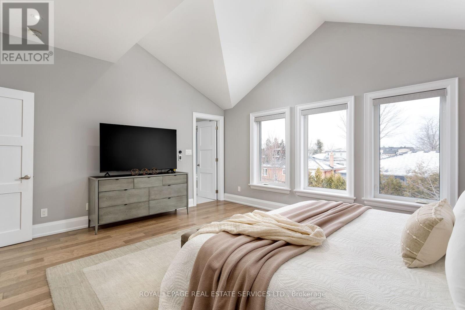 443 Seabourne Drive, Oakville, Ontario  L6L 4E9 - Photo 22 - W12828722