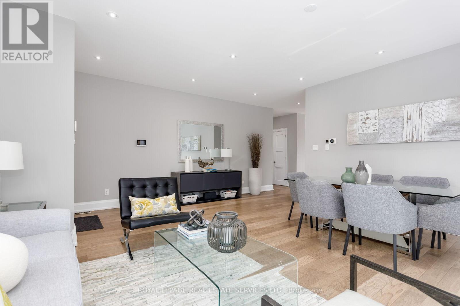 443 Seabourne Drive, Oakville, Ontario  L6L 4E9 - Photo 5 - W12828722