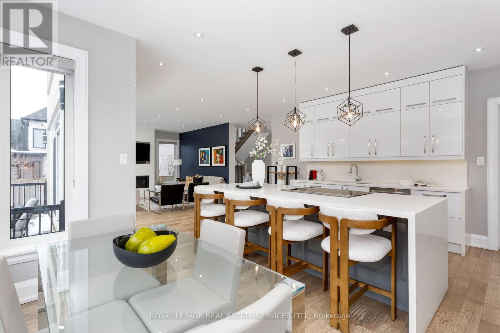 443 Seabourne Drive, Oakville, Ontario  L6L 4E9 - Photo 8 - W12828722