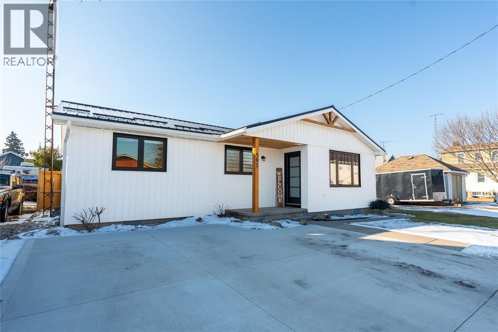 507 John Street, Port Lambton, Ontario  N0P 2B0 - Photo 2 - 26004169