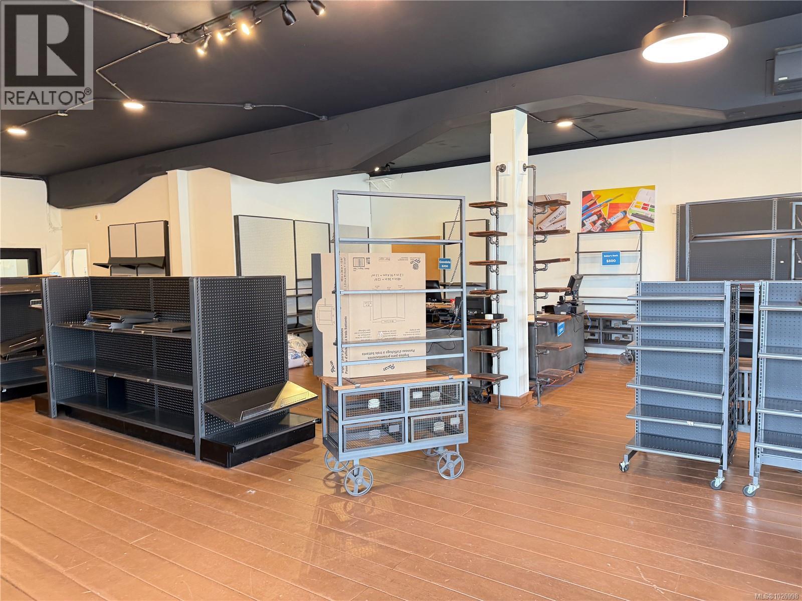 208 5th St, Courtenay, British Columbia  V9N 1J6 - Photo 2 - 1026998