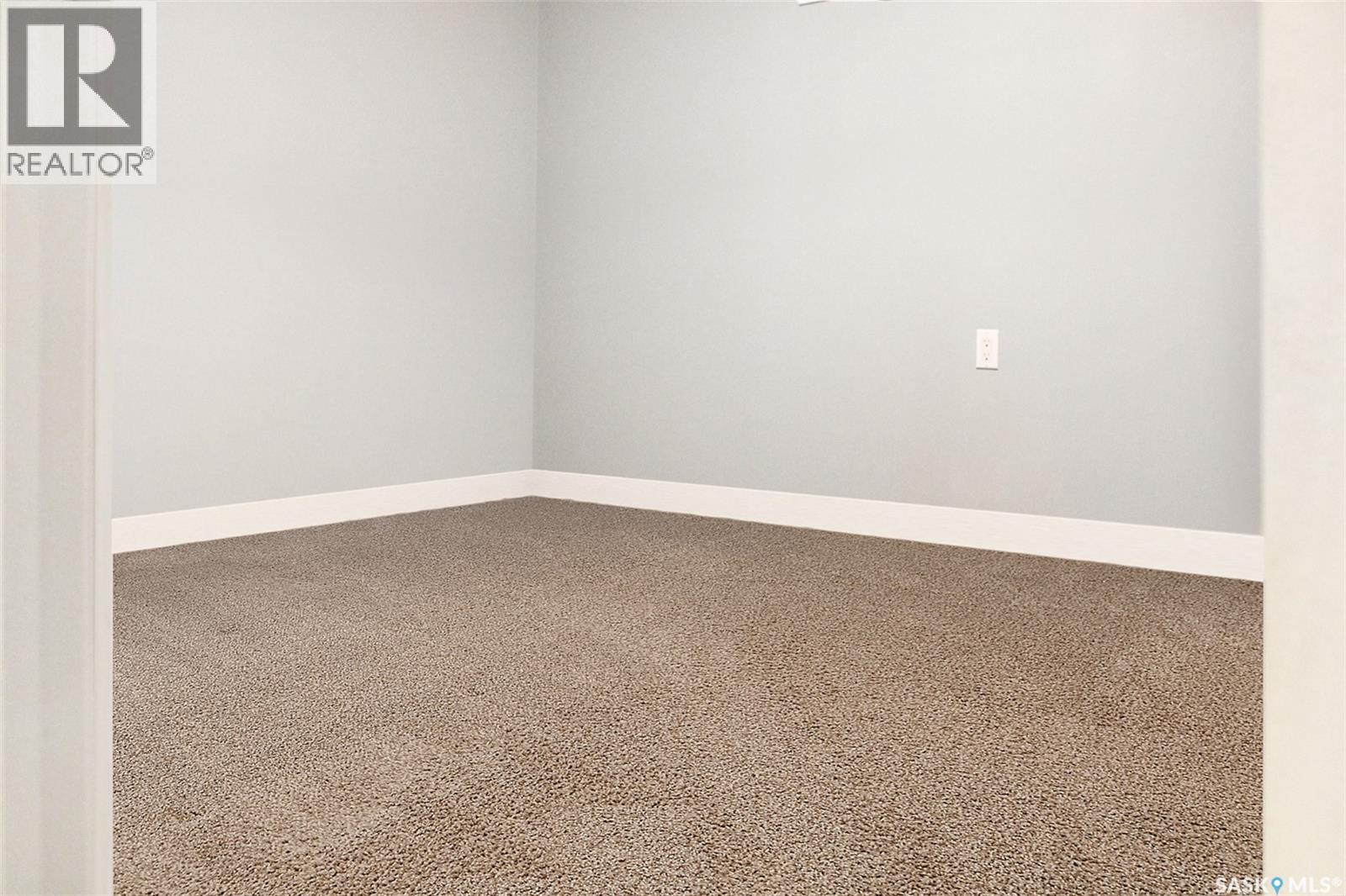 210 Clinton Place, Swift Current, Saskatchewan  S9H 4K2 - Photo 13 - SK029347