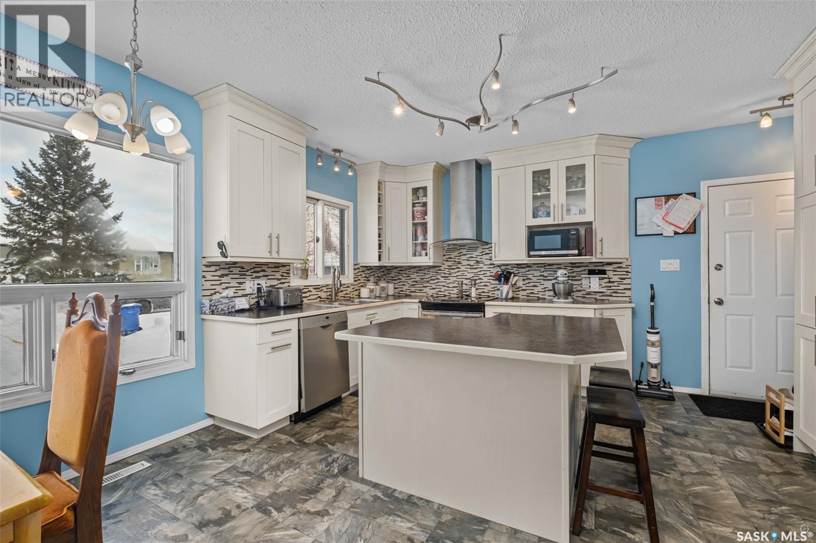 1723 Allbright Crescent, Prince Albert, Saskatchewan  S6V 7C6 - Photo 4 - SK029302