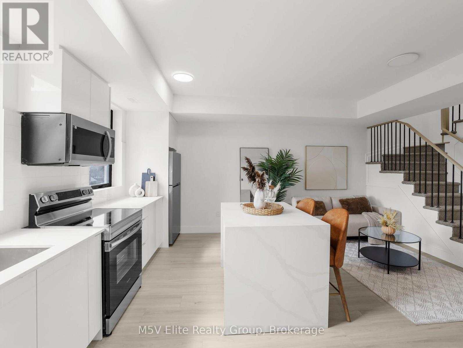 303 - 7277 Wilson Crescent, Niagara Falls, Ontario  L2G 4R8 - Photo 10 - X12828604