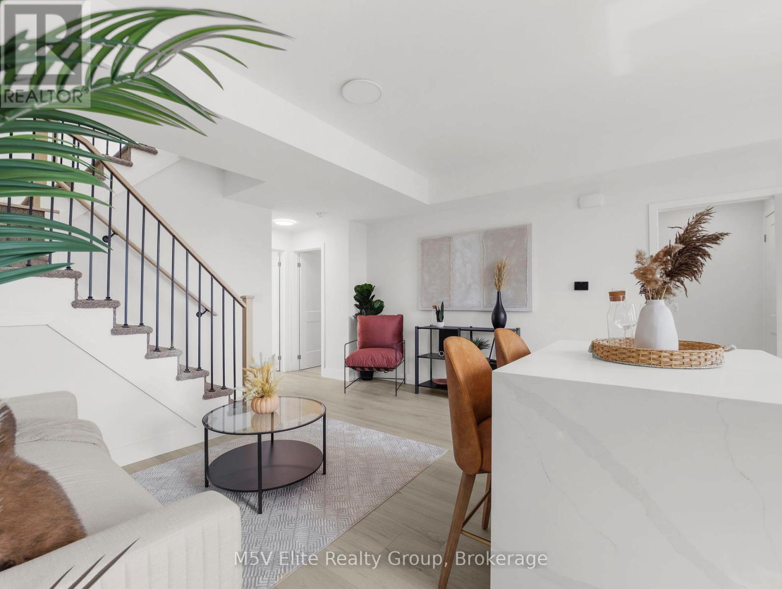 303 - 7277 Wilson Crescent, Niagara Falls, Ontario  L2G 4R8 - Photo 11 - X12828604