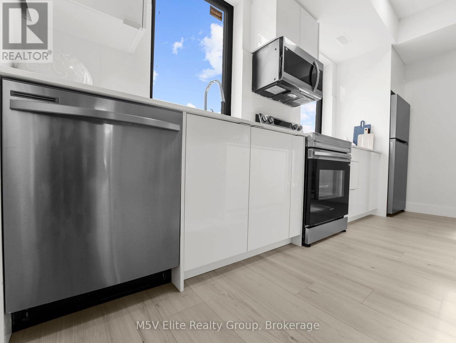 303 - 7277 Wilson Crescent, Niagara Falls, Ontario  L2G 4R8 - Photo 13 - X12828604