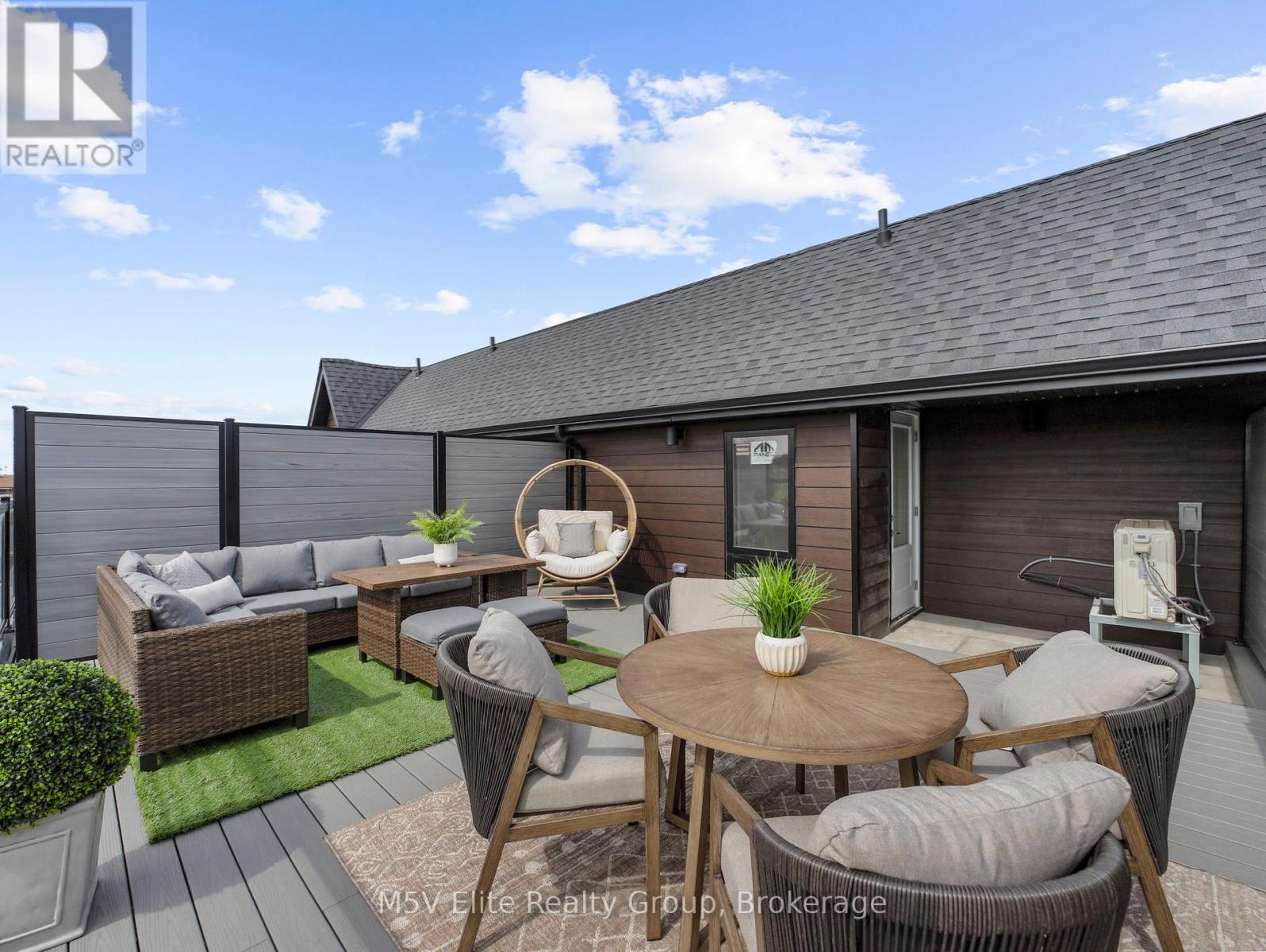 303 - 7277 Wilson Crescent, Niagara Falls, Ontario  L2G 4R8 - Photo 33 - X12828604