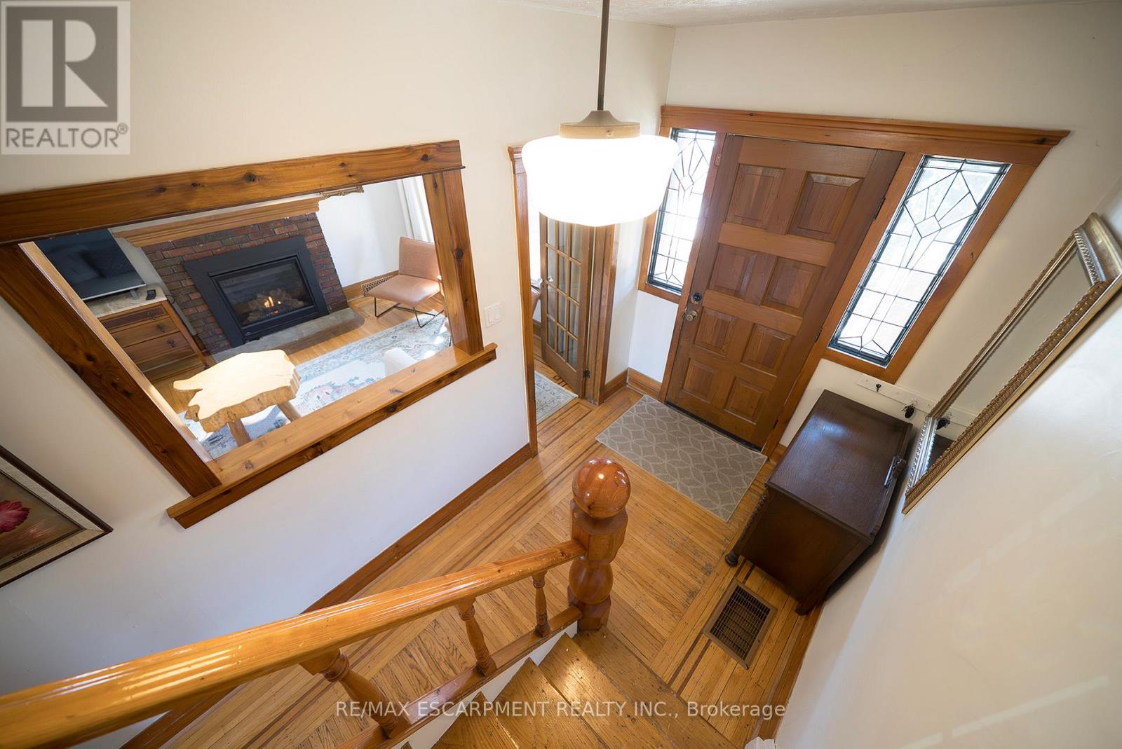 35 Rutherford Avenue, Hamilton, Ontario  L8M 1Y5 - Photo 3 - X12828684