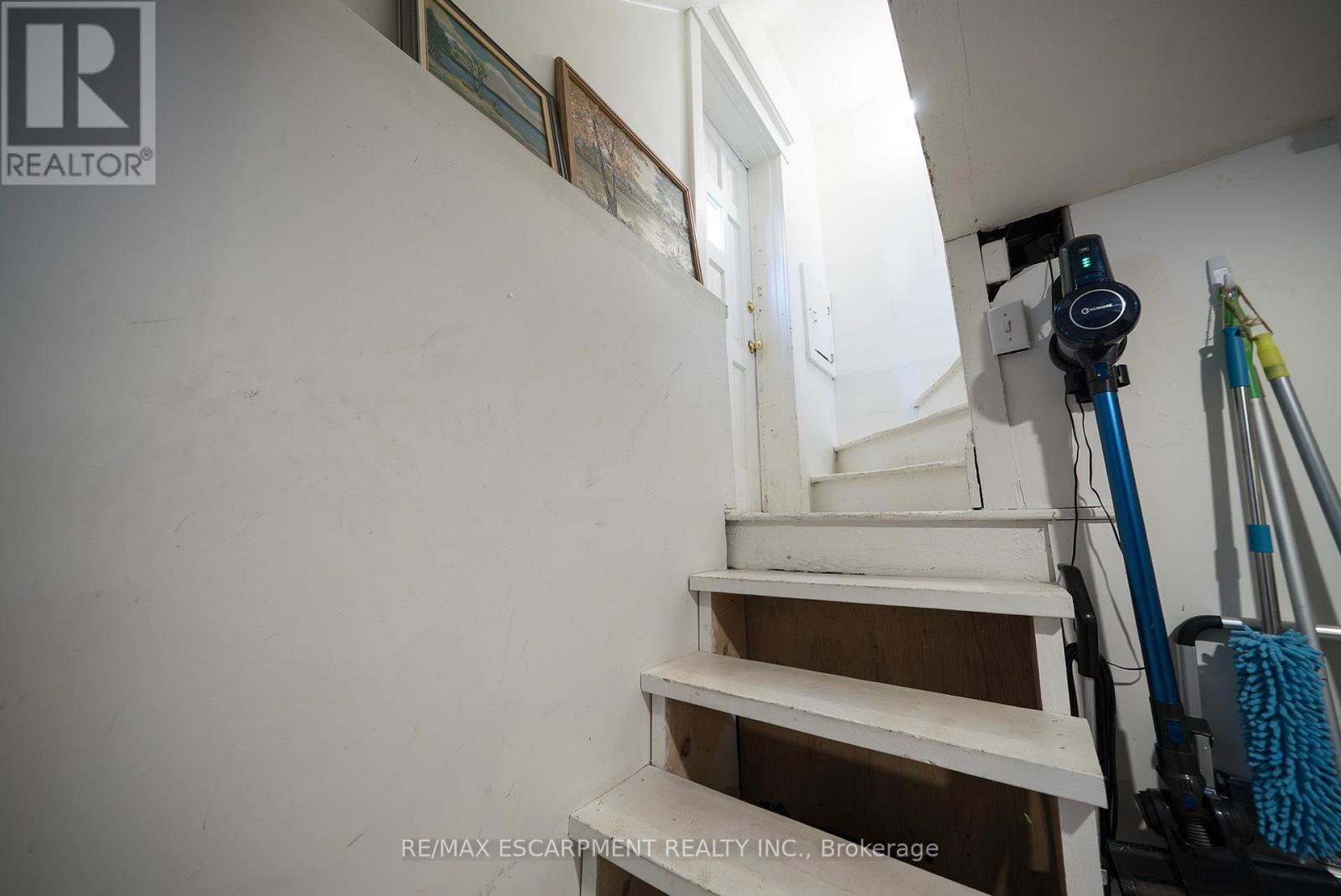 35 Rutherford Avenue, Hamilton, Ontario  L8M 1Y5 - Photo 30 - X12828684