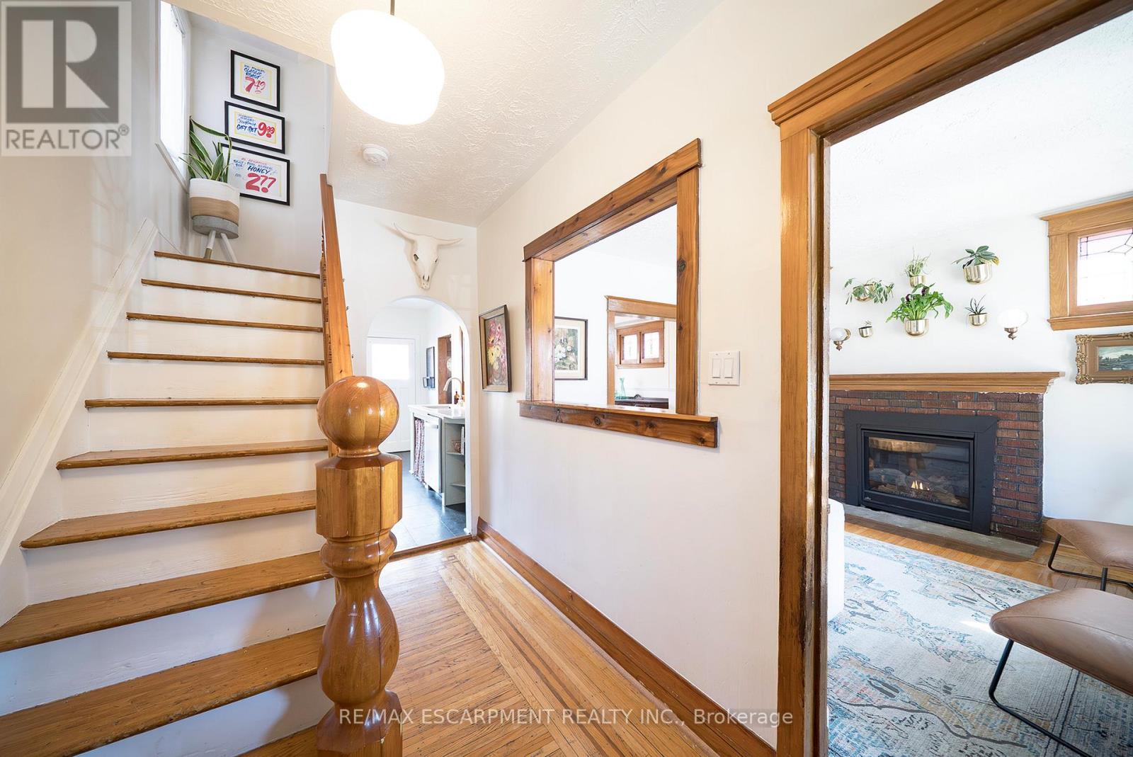 35 Rutherford Avenue, Hamilton, Ontario  L8M 1Y5 - Photo 7 - X12828684