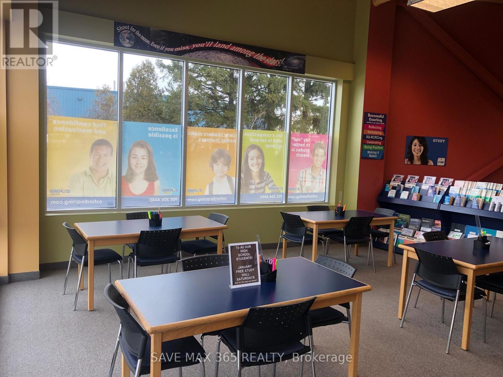 7 - 1172 Wilson Street W, Hamilton, Ontario  L9G 3K9 - Photo 3 - X12828686