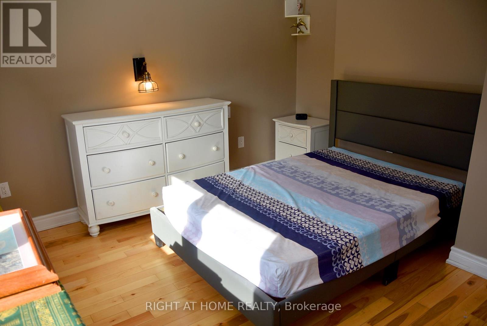 994 Haist Street, Pelham, Ontario  L0S 1E4 - Photo 24 - X12828732