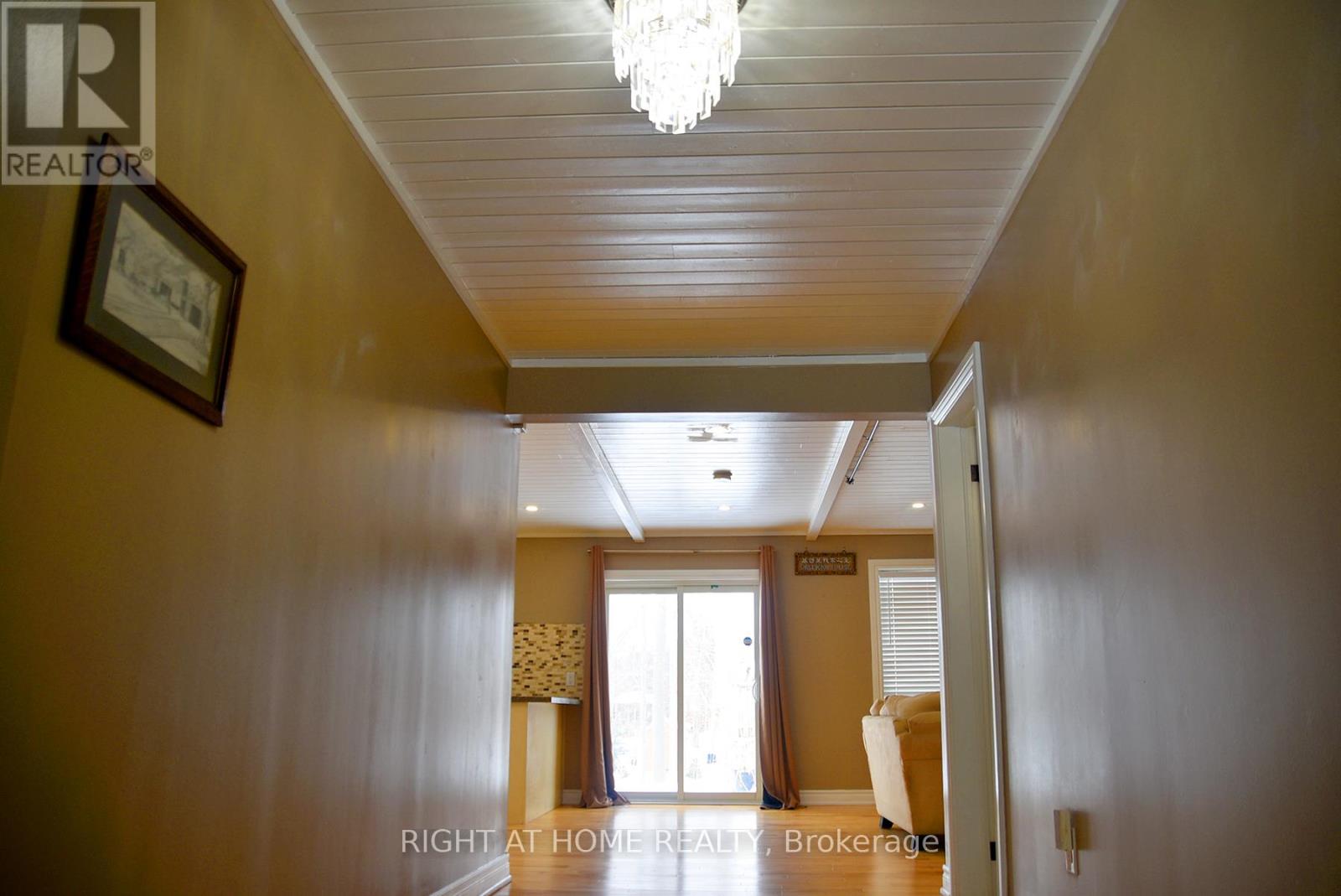 994 Haist Street, Pelham, Ontario  L0S 1E4 - Photo 3 - X12828732