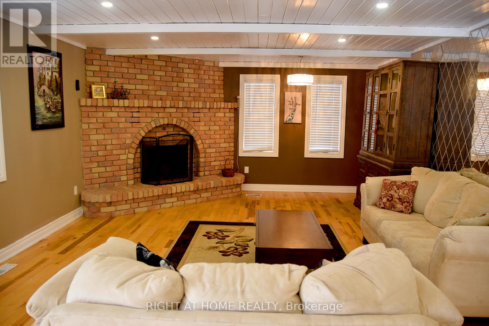 994 Haist Street, Pelham, Ontario  L0S 1E4 - Photo 6 - X12828732