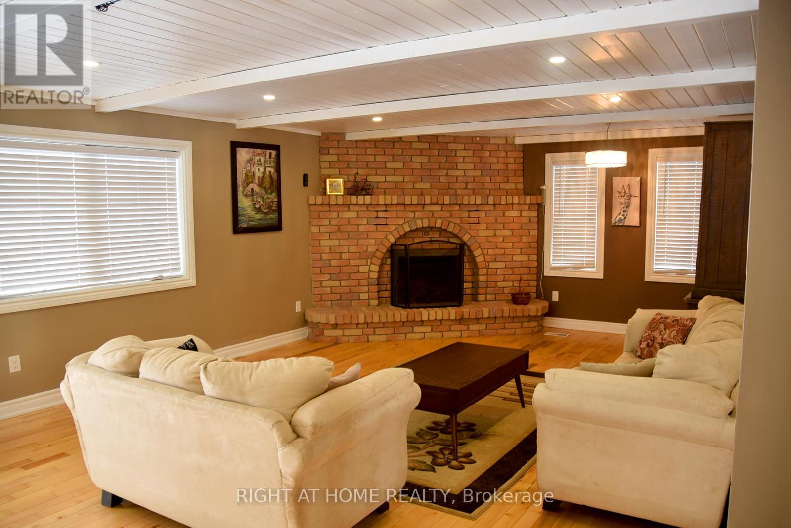 994 Haist Street, Pelham, Ontario  L0S 1E4 - Photo 7 - X12828732