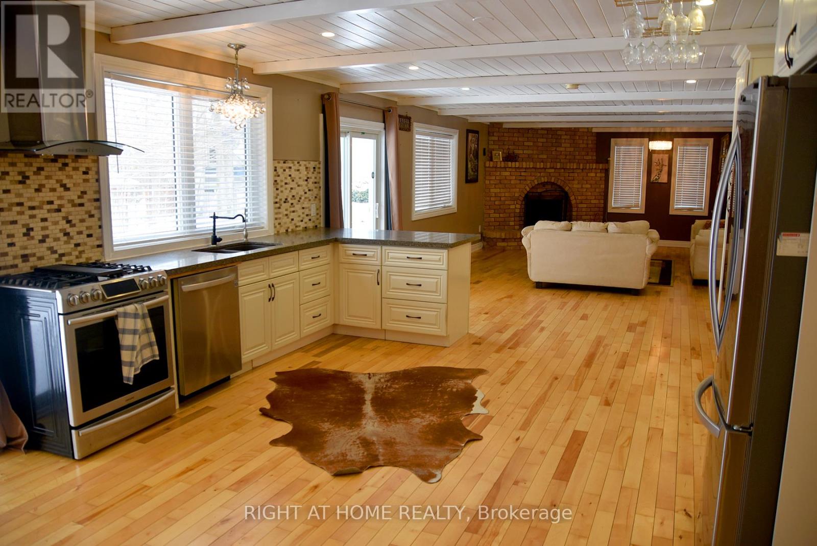 994 Haist Street, Pelham, Ontario  L0S 1E4 - Photo 8 - X12828732