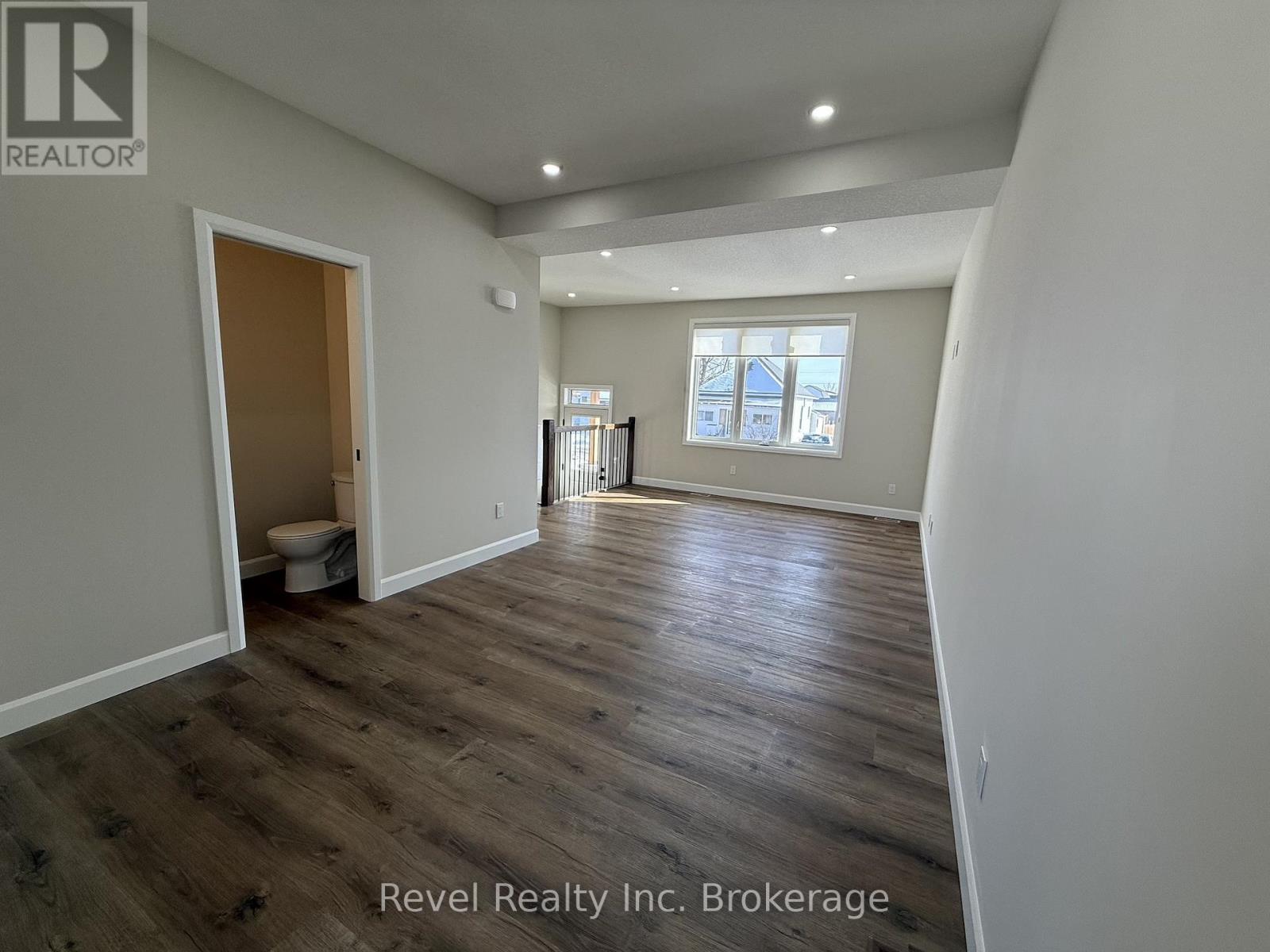 Upper Right - 675 Princess Street, Woodstock, Ontario  N4S 4H7 - Photo 5 - X12828780