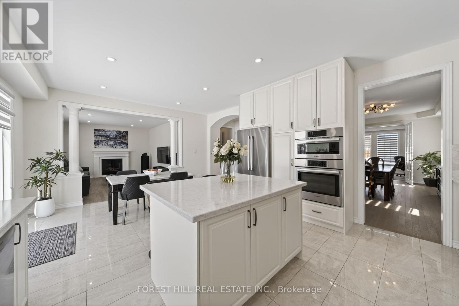 37 Rugman Crescent, Springwater, Ontario  L9X 2A2 - Photo 13 - S12828620