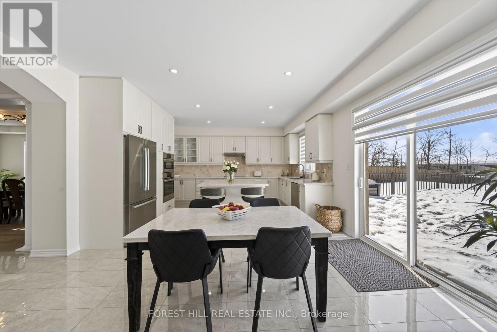 37 Rugman Crescent, Springwater, Ontario  L9X 2A2 - Photo 15 - S12828620