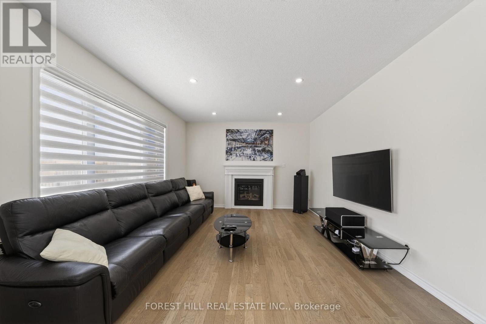 37 Rugman Crescent, Springwater, Ontario  L9X 2A2 - Photo 16 - S12828620