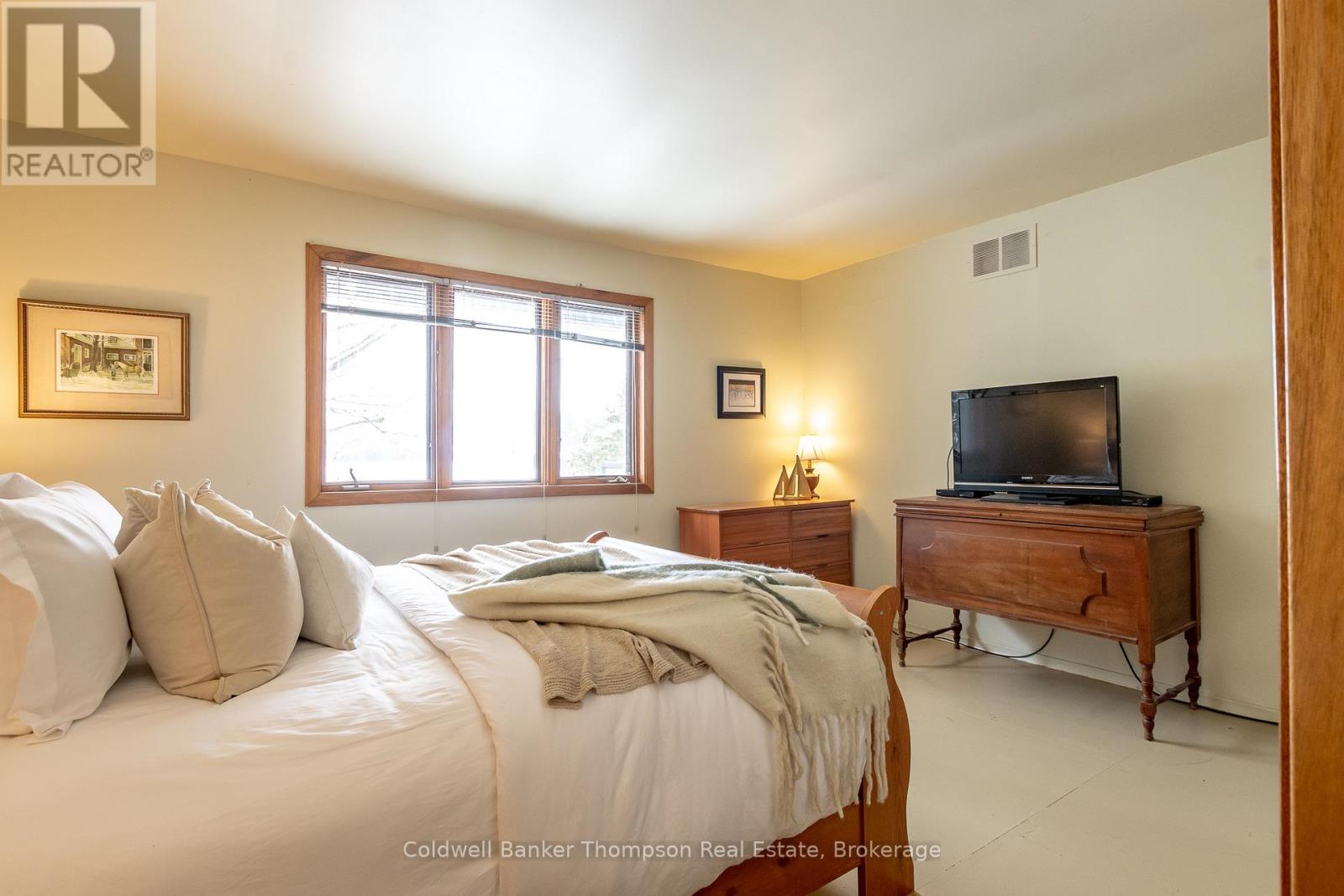 286 Holden Road, Magnetawan, Ontario  P0A 1C0 - Photo 22 - X12828782