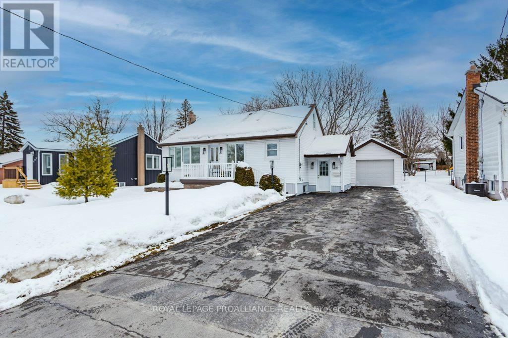 119 Lemoine Street, Belleville, Ontario  K8P 4G8 - Photo 2 - X12828736