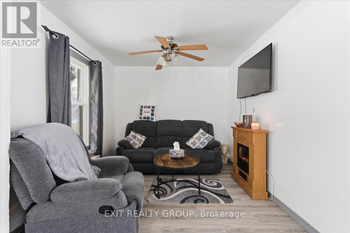 16 Catherine Street, Tyendinaga (Tyendinaga Township), Ontario  K0K 3A0 - Photo 9 - X12828752