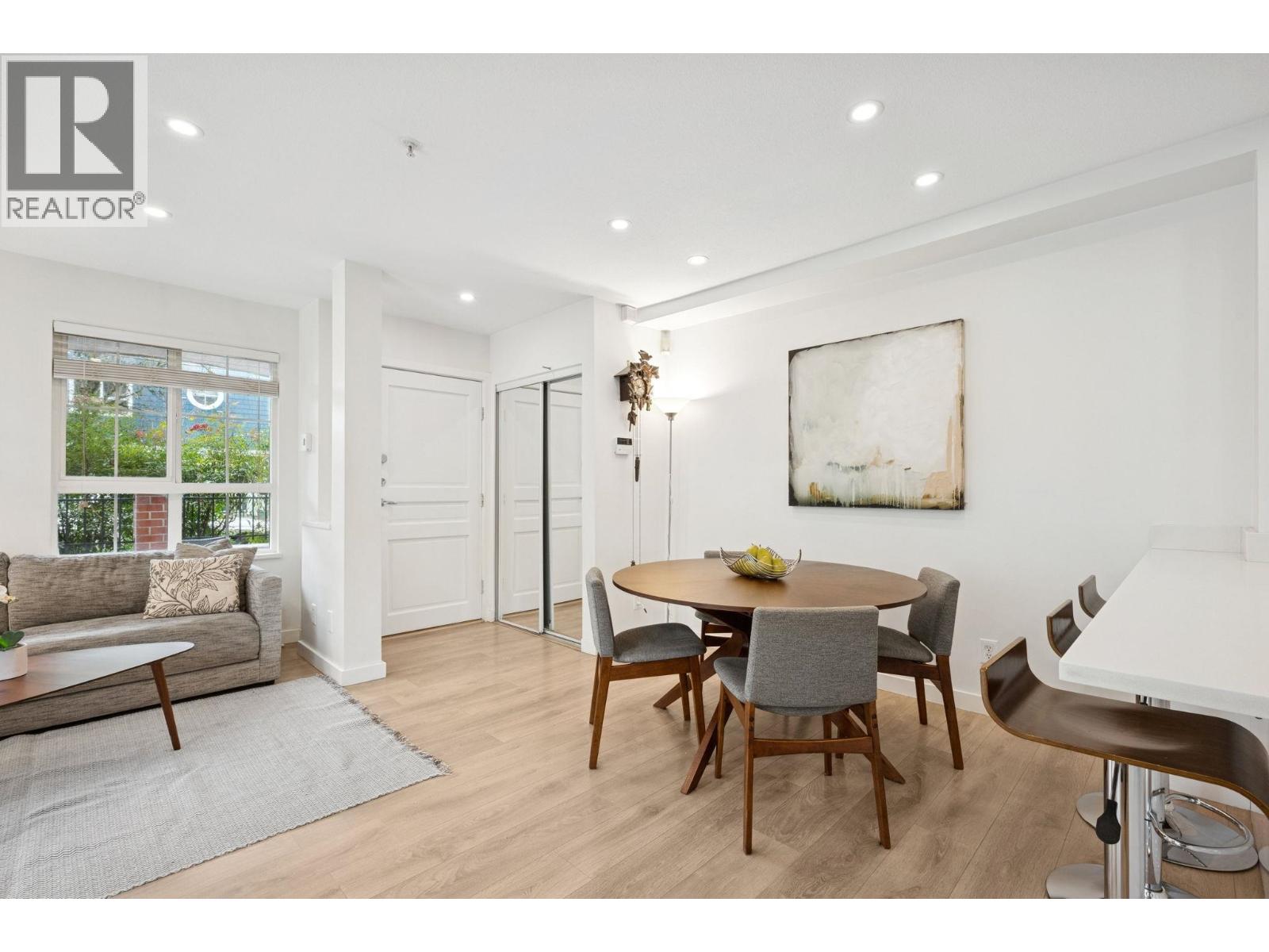 1985 Dunbar Street, Vancouver, British Columbia V6R 4R5 - Photo 8 - R3093486