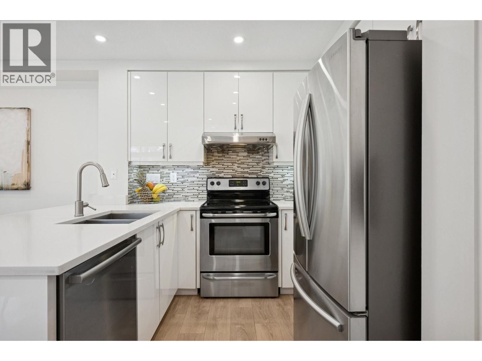 1985 Dunbar Street, Vancouver, British Columbia V6R 4R5 - Photo 14 - R3093486