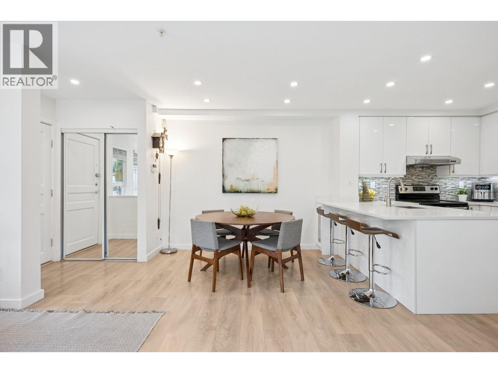 1985 Dunbar Street, Vancouver, British Columbia V6R 4R5 - Photo 10 - R3093486