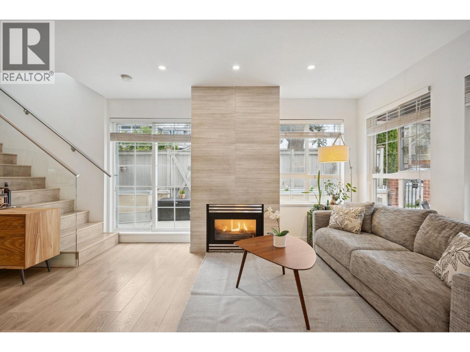 1985 Dunbar Street, Vancouver, British Columbia V6R 4R5 - Photo 1 - R3093486