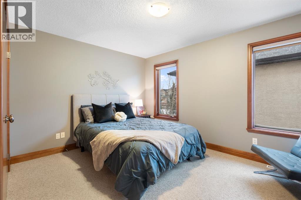 48 Coulee Park Sw, Calgary, Alberta  T3H 5J5 - Photo 31 - A2288022