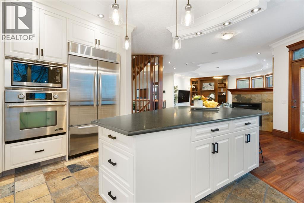 48 Coulee Park Sw, Calgary, Alberta  T3H 5J5 - Photo 5 - A2288022