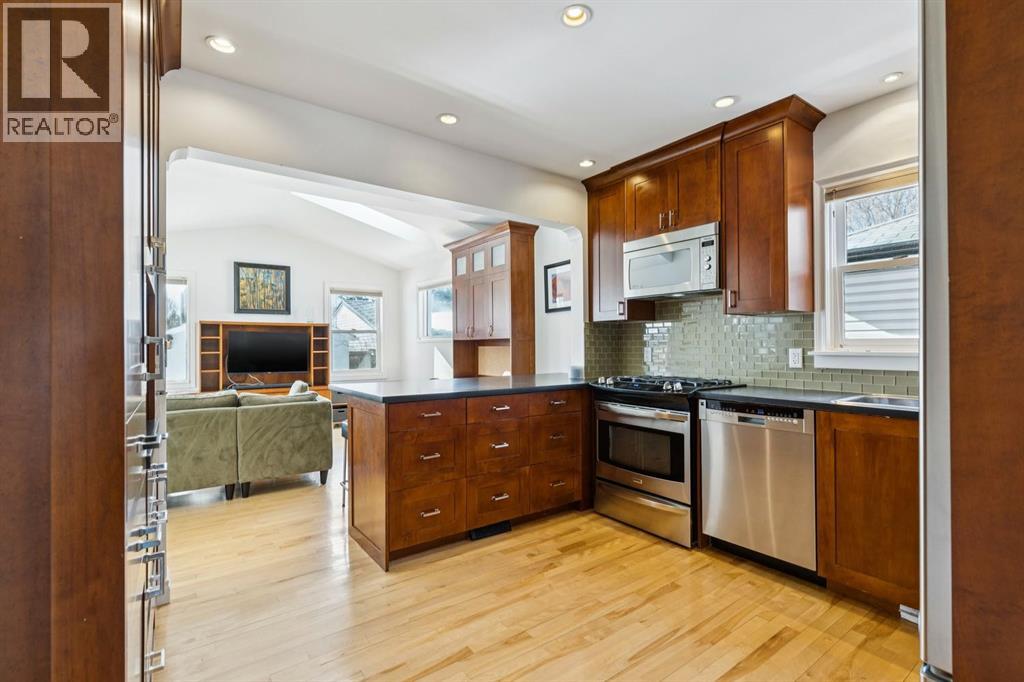 817 18 Avenue Nw, Calgary, Alberta  T2M 0V4 - Photo 9 - A2288309