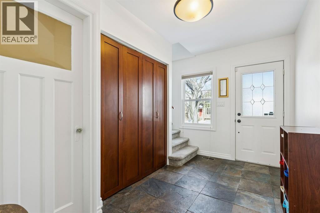 817 18 Avenue Nw, Calgary, Alberta  T2M 0V4 - Photo 3 - A2288309